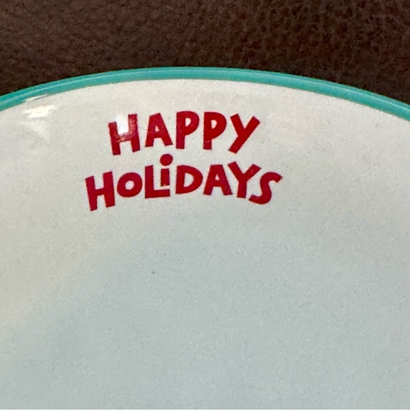 Happy Holidays - Snoopy with Christmas Tree and Snowflakes 21oz Christmas Mug - Picture 8 of 9